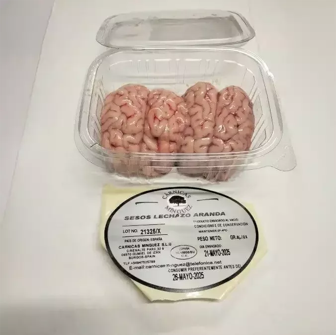 Sesos de lechazo de Cárnicas Mínguez, un corte tradicional y sabroso, listo para disfrutar en casa.
